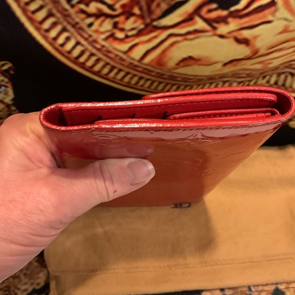 Beautiful Louis Vuitton Wallet ! In great condition no transfer!! - Picture 4 of 14